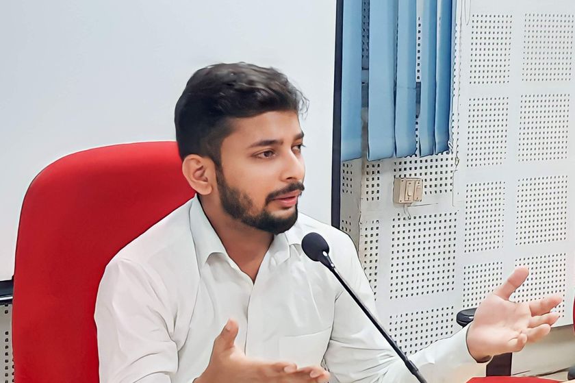 Shivanshu K. Srivastava addressing a seminar